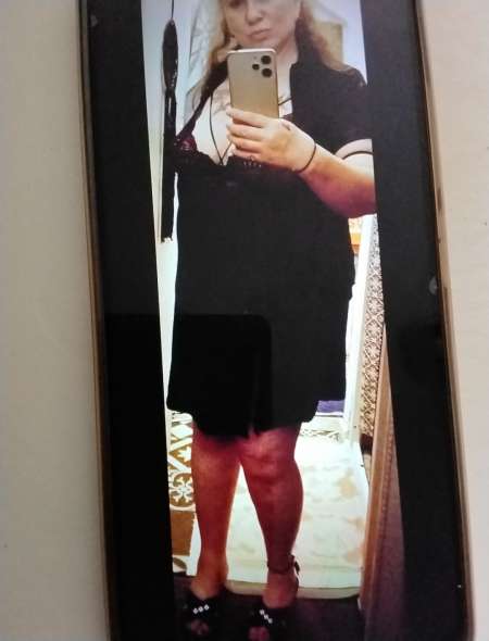  45A.BRUNE.avec.des.formes.pr.fell.sexe.