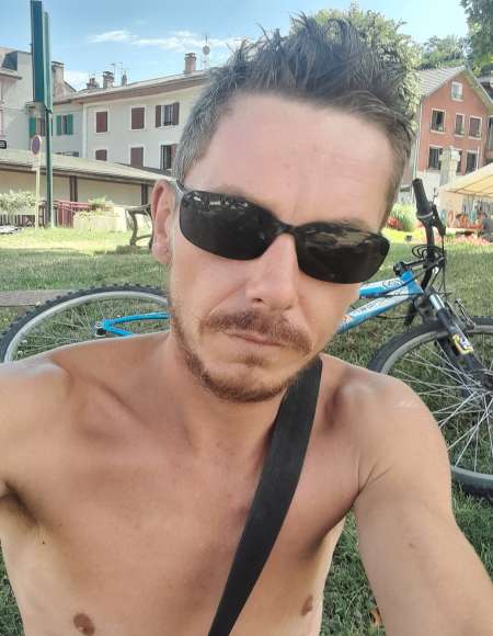 a vous de me contacter