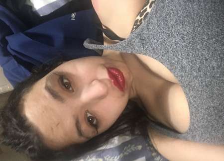 La sexy Elena, disponible pour toi !