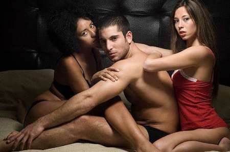 Couple cherche une fille