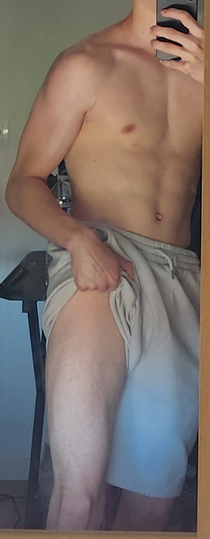 Jeune homme puceau à dépucelé