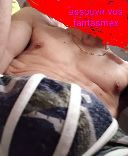 Homme disponible est ouvert d'esprit
